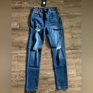 Fashion Nova jeans WITH tags